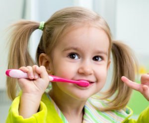El cuidado dental de los niños empieza cuando les ha salido el primer diente.